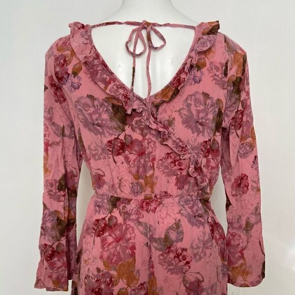Target Flare sleeve wrap front floral romper - Picture 9 of 12